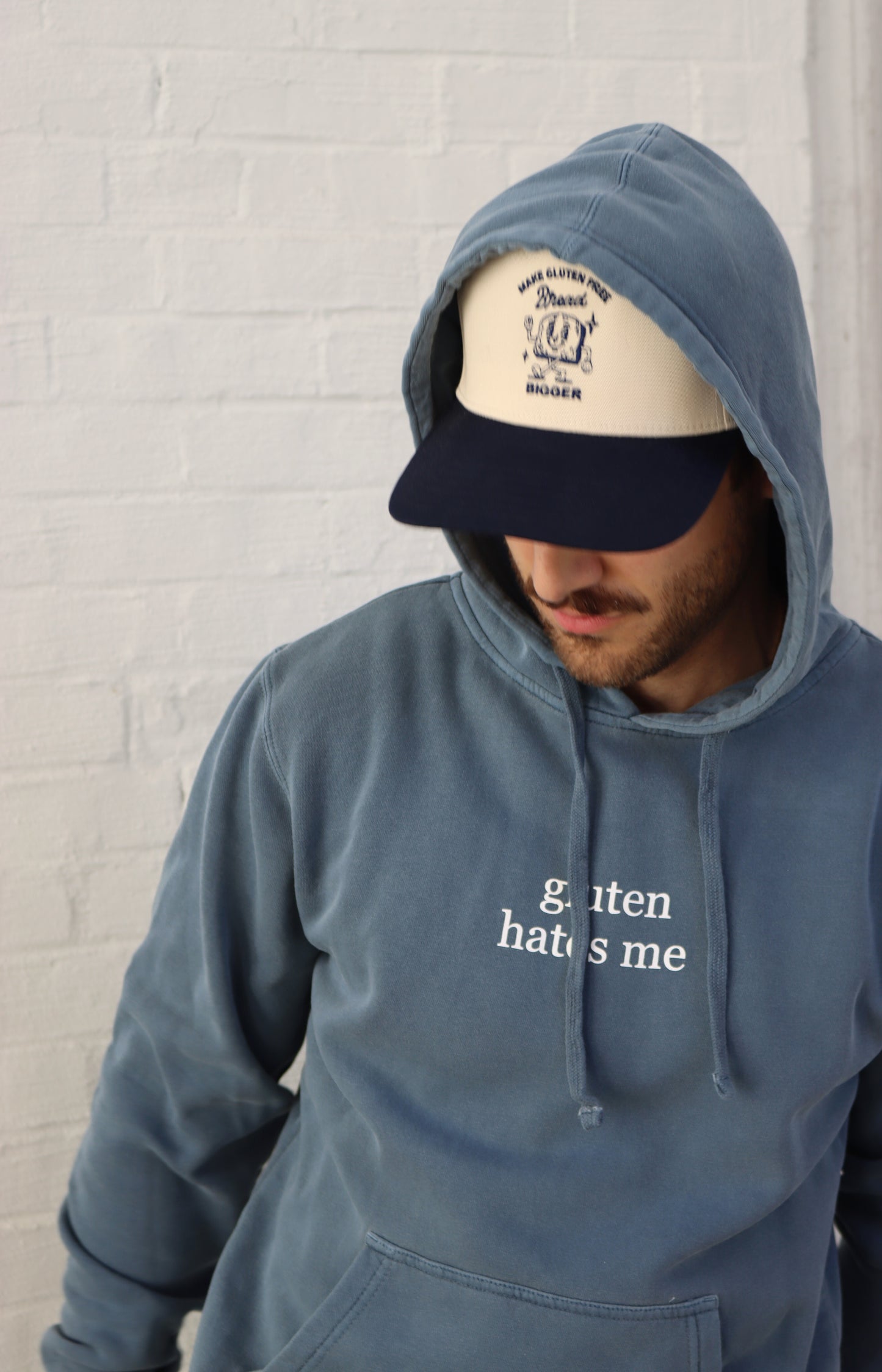 "gluten hates me" hoodie - pigment slate blue