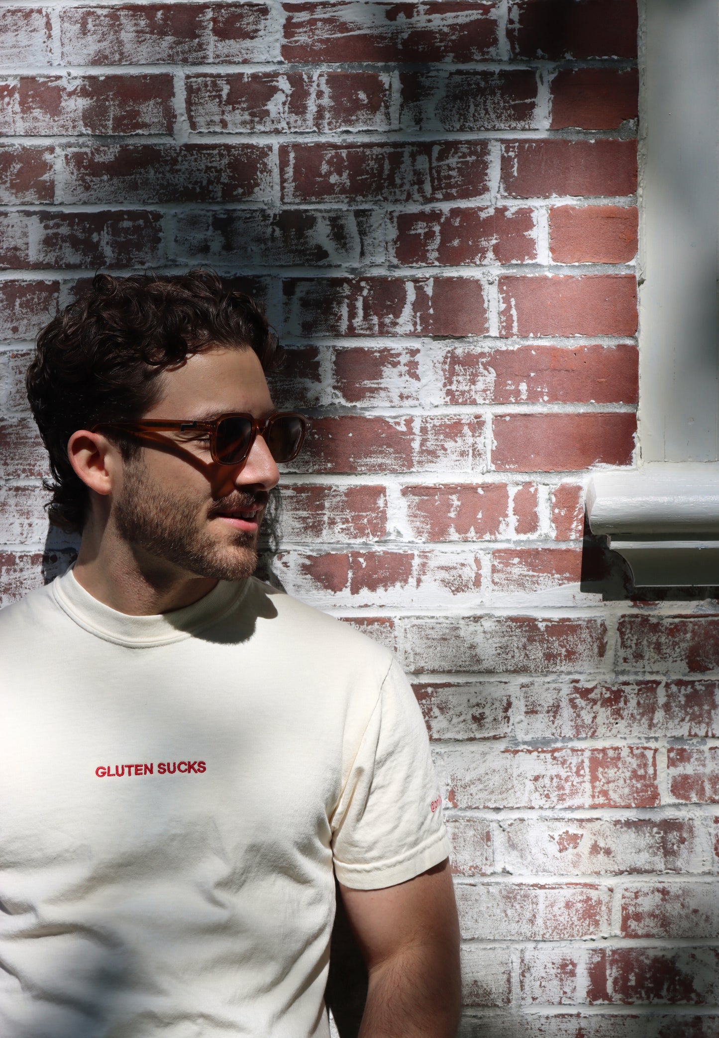"gluten sucks" embroidered tee - ivory