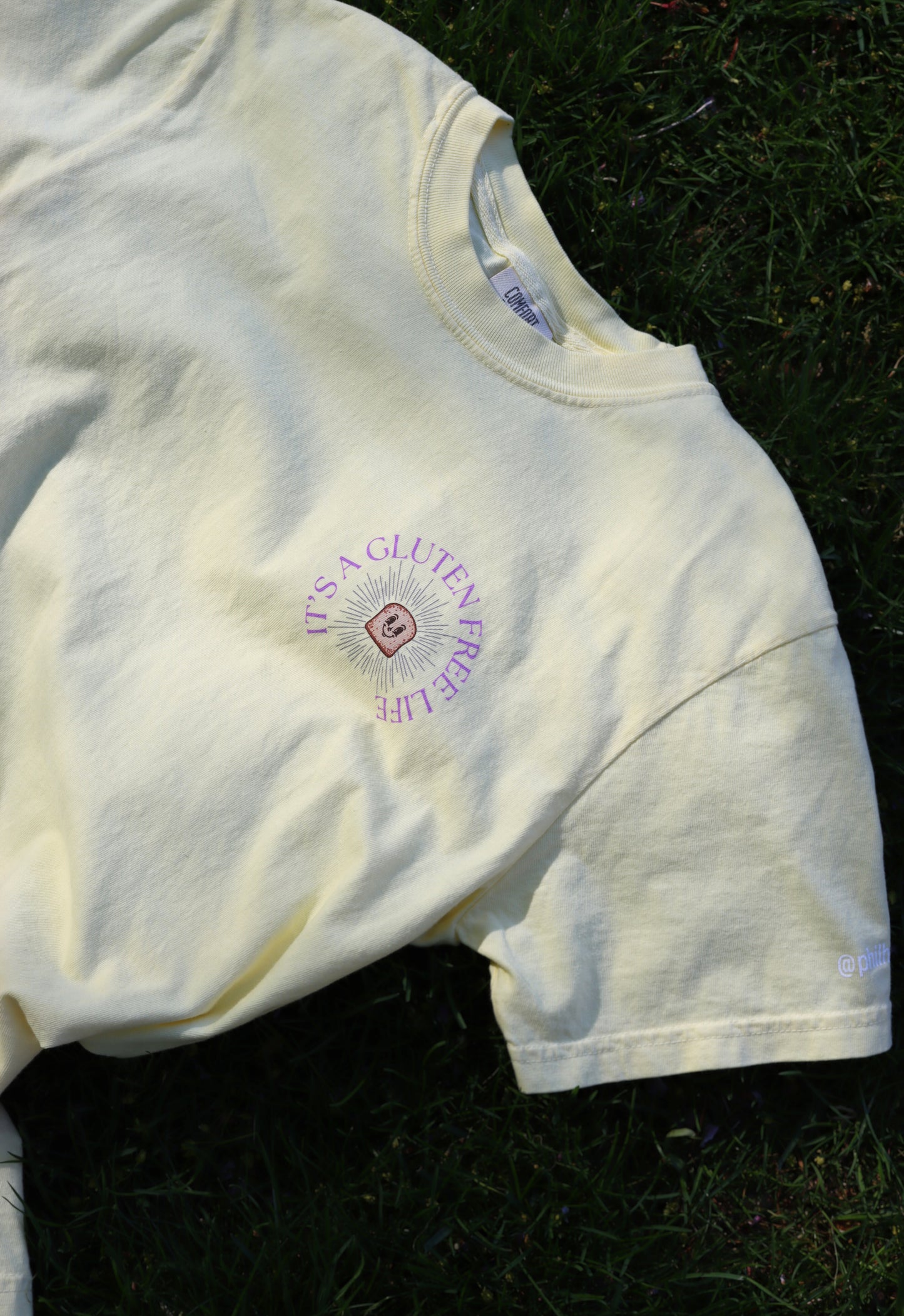 "its a gluten free life" tee - soft butter