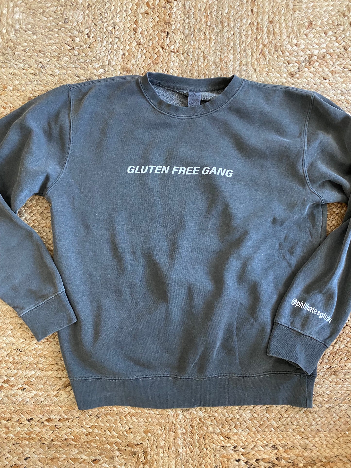 SALE | "gluten free gang" - crewneck (pigment black)