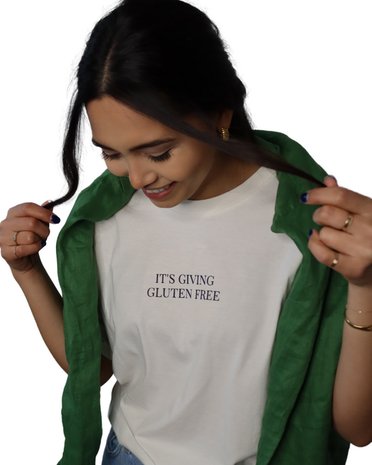 SALE | "it's giving gluten free" - short sleeve t-shirt (natural)
