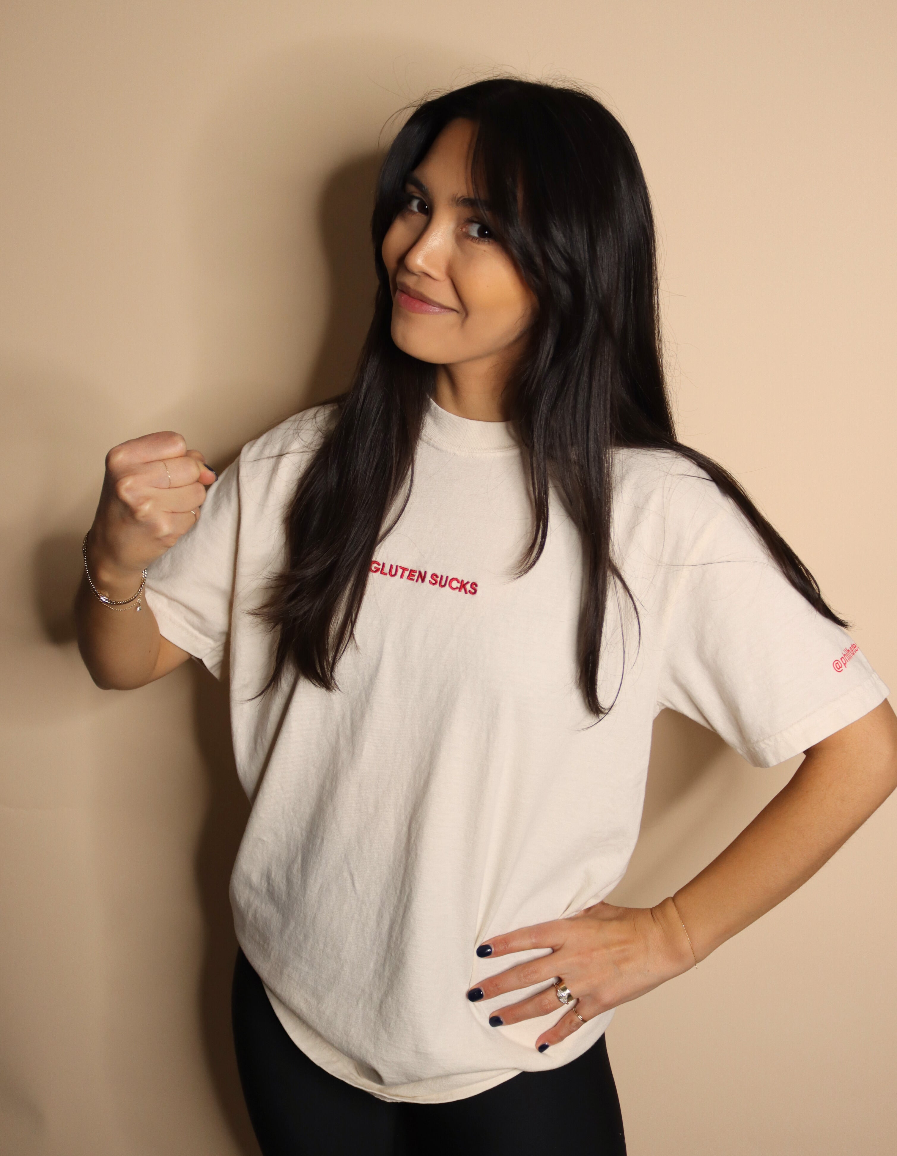 "gluten sucks" embroidered tee - ivory