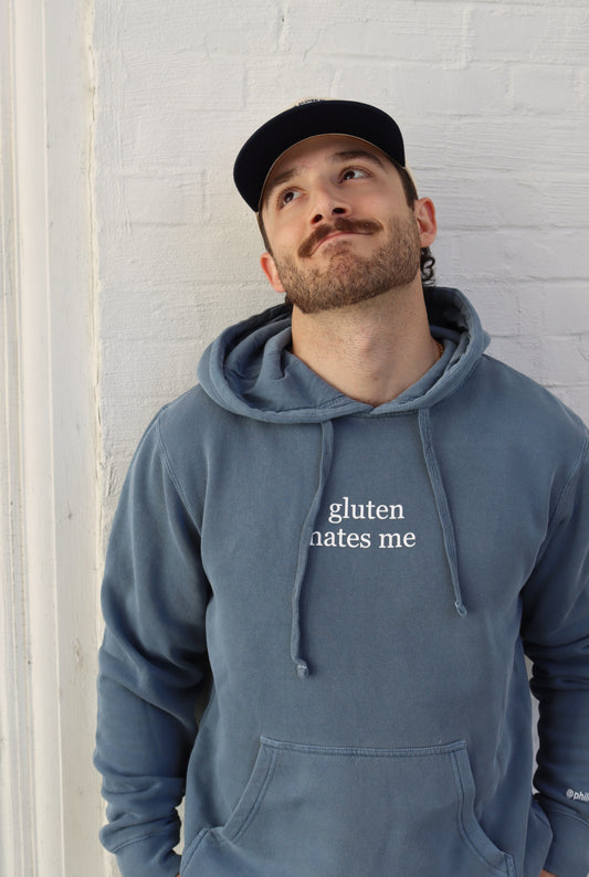 "gluten hates me" hoodie - pigment slate blue